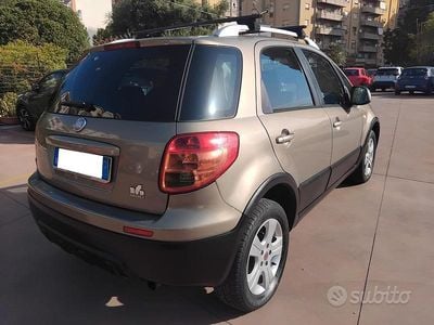 Usata Fiat Sedici 120 CV (88 kW) 2010 Beige SUV