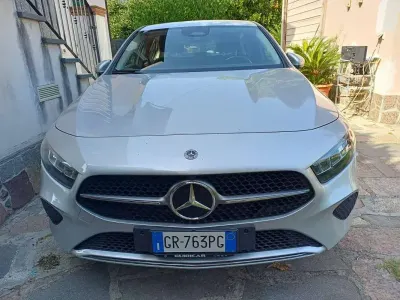 Usata Mercedes A250 Advanced 218 CV (160 kW) 2023 Argento Utilitaria