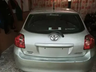 Usata Toyota Auris 90 CV (66 kW) 2008 Grigio Utilitaria