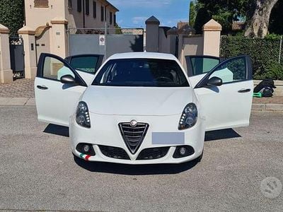 Usata Alfa Romeo Giulietta Quadrifoglio Verde 175 CV (128 kW) 2014 Bianco Utilitaria