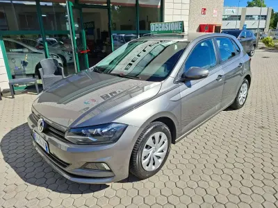 Usata VW Polo Comfortline 65 CV (47 kW) 2018 Grigio Utilitaria