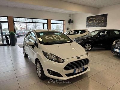 Usata Ford Fiesta 95 CV (69 kW) 2015 Bianco Berlina