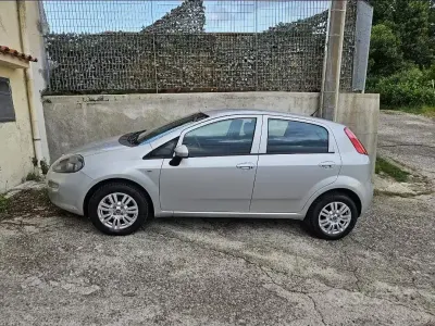 Usata Fiat Grande Punto 77 CV (56 kW) 2017 Grigio Utilitaria