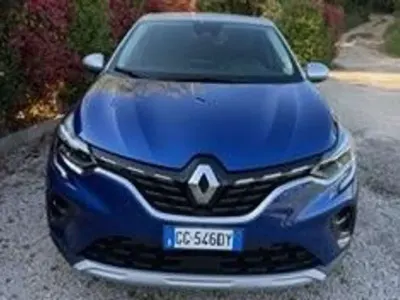Usata Renault Captur Intens 92 CV (67 kW) 2021 Blu/azzurro SUV