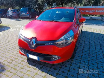 Käytetty Renault Clio GrandTour 75 HP (55 kW) 2015 Punainen Farmari