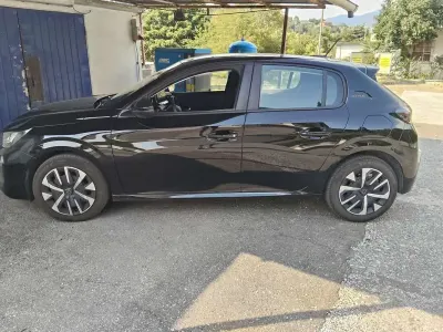 Usata Peugeot 208 Business-Line 101 CV (74 kW) 2025 Utilitaria