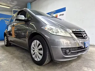Usata Mercedes A160 Elegance 95 CV (69 kW) 2012 Grigio Utilitaria