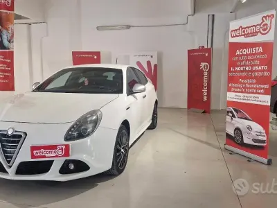 Usata Alfa Romeo Giulietta Exclusive 140 CV (102 kW) 2011 Bianco Utilitaria