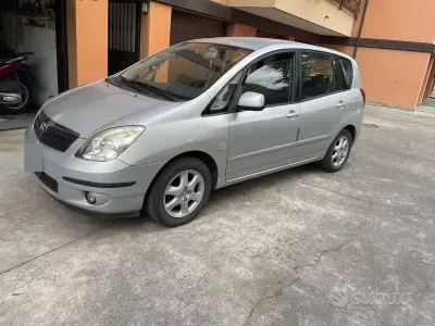 Usata Toyota Corolla Verso 110 CV (80 kW) 2003 Monovolume