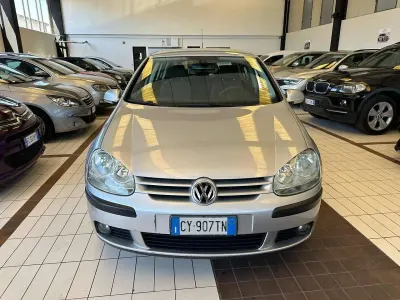 Usata VW Golf IV Sportline 116 CV (85 kW) 2005 Argento Berlina