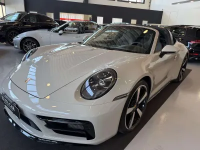 Usata Porsche 911 Targa 4S 450 CV (330 kW) 2022 Gesso Cabrio