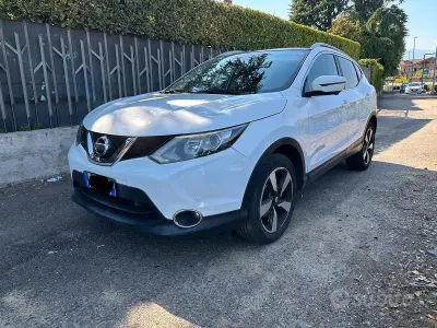 Usata Nissan Qashqai N-Connecta 115 CV (84 kW) 2016 Bianco SUV
