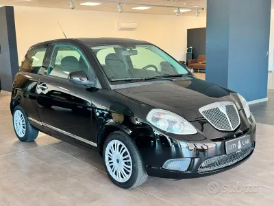 Usata Lancia Ypsilon 69 CV (50 kW) 2011 Nero Utilitaria