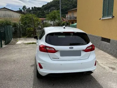 Usata Ford Fiesta 86 CV (63 kW) 2018 Bianco Utilitaria