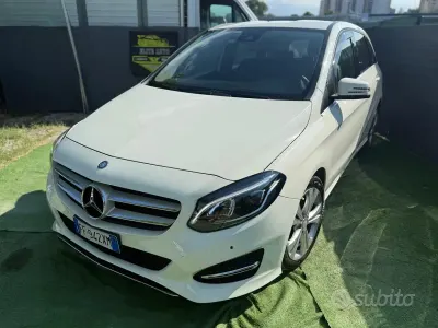 Käytetty Mercedes B180 Premium 109 HP (80 kW) 2016 Valkoinen Tila-auto