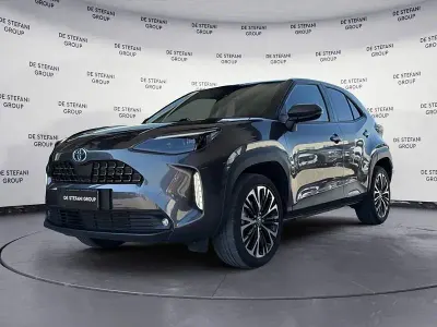 Usata Toyota Yaris Cross Lounge 116 CV (85 kW) 2022 Grigio SUV