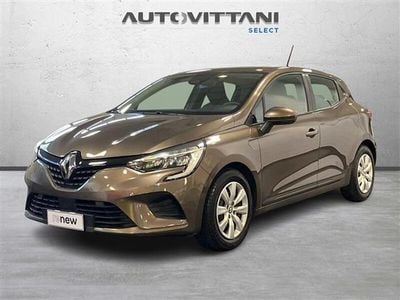 Używany Renault Clio V Life 91 KM (66 kW) 2021 Brązowy Sedan/Limuzyna