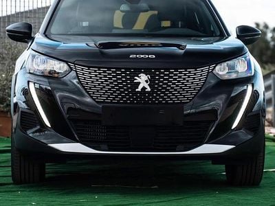 Używany Peugeot 2008 S 130 KM (95 kW) 2023 Czarny SUV