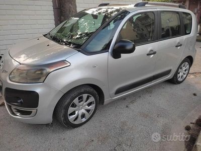 usata Citroën C3 Picasso modello 2010 neopatentati