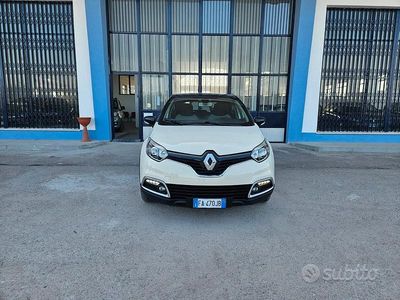 Usata Renault Captur 90 CV (66 kW) 2015 Beige SUV
