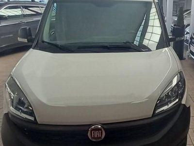 Usata Fiat Doblò S 90 CV (66 kW) 2021 Bianco Monovolume
