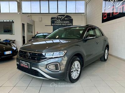 Usata VW T-Roc Life 150 CV (110 kW) 2023 Grigio scuro SUV