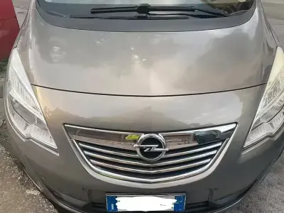 Usata Opel Meriva 101 CV (74 kW) 2012 Grigio Monovolume