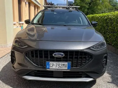 Usata Ford Focus Active 125 CV (91 kW) 2023 Grigio Berlina