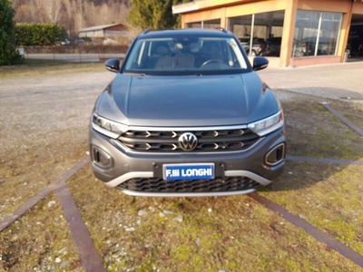 Usata VW T-Roc Life 110 CV (80 kW) 2022 Grigio metallizzato SUV