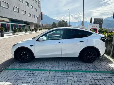 Usata Tesla Model Y 152 kW (208 CV) 2022 SUV