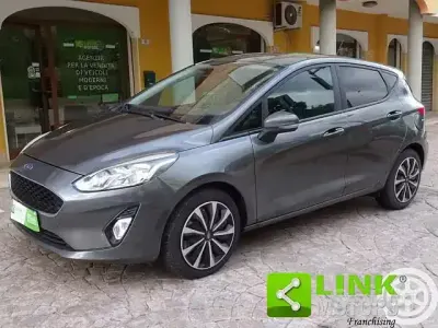 Usado Ford Fiesta 84 HP (61 kW) 2018 Cinzento Citadino