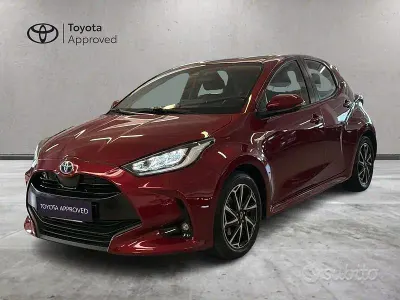 Usata Toyota Yaris Hybrid Trend 116 CV (85 kW) 2021 Rosso Berlina