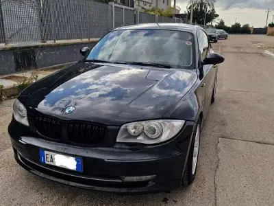 Usata BMW 118 143 CV (105 kW) 2009 Nero Utilitaria