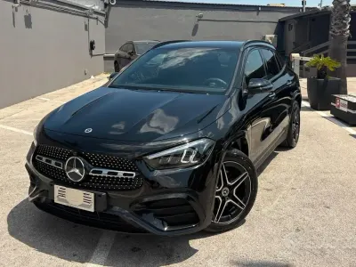 Usata Mercedes GLA200 AMG Line Premium Plus 150 CV (110 kW) 2026 Nero SUV