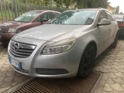 Usata Opel Insignia Cosmo 130 CV (95 kW) 2011 Argento Station wagon