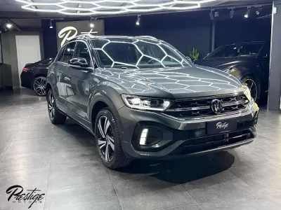 Usata VW T-Roc R-line 116 CV (85 kW) 2024 Grigio SUV