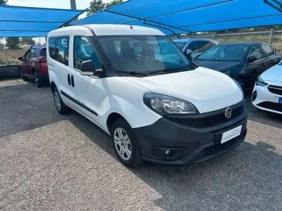 Usata Fiat Doblò 95 CV (69 kW) 2019 Bianco Monovolume