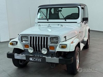 Usata Jeep Wrangler Laredo 103 CV (75 kW) 1991 Bianco SUV