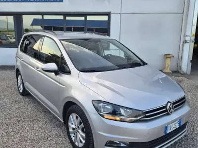Usata VW Touran Business 116 CV (85 kW) 2017 Argento Monovolume
