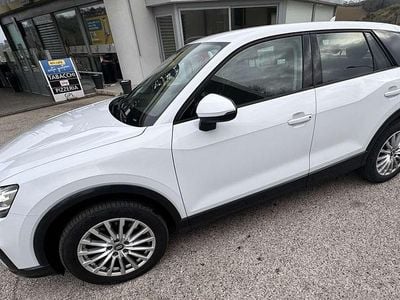 Usata 2017 Audi Q2 Business SUV | 13.800 € (Cara)