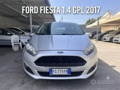 Usata Ford Fiesta 95 CV (69 kW) 2017 Grigio Utilitaria