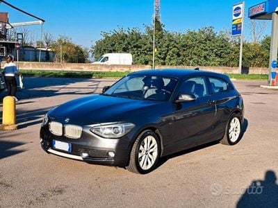 Usata BMW 118 143 CV (105 kW) 2012 Grigio Utilitaria