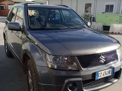 Usata Suzuki Grand Vitara 129 CV (94 kW) 2006 Grigio SUV