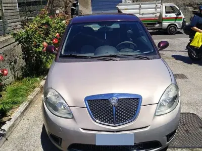 Usata Lancia Ypsilon 60 CV (44 kW) 2008 Marrone Utilitaria
