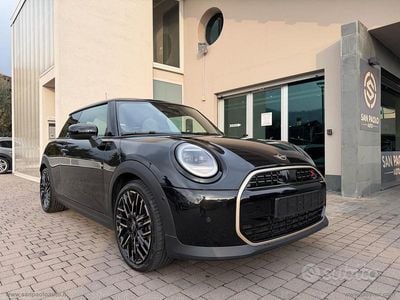 Nero Usata 2024 Mini Cooper S Favoured Utilitaria | 33.000 € (Buon prezzo)