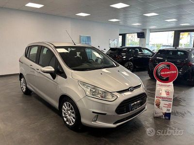 Usado Ford B-MAX 95 CV (69 kW) 2017 Gris Monovolumen