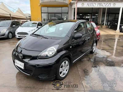 Usata Toyota Aygo 68 CV (50 kW) 2010 Nero Utilitaria