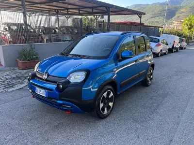 Usata Fiat Panda Cross Cross 70 CV (51 kW) 2023 Blu Utilitaria