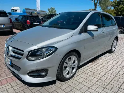 Usata Mercedes B180 109 CV (80 kW) 2017 Iridium Monovolume