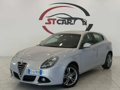 Usata Alfa Romeo Giulietta Super 120 CV (88 kW) 2016 Argento Utilitaria